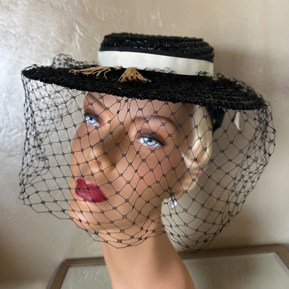MARVELOUS 1940s' BLACK STRAW TILT HAT WITH CREAM GROSGRAIN BAND/TASSELS + VEIL